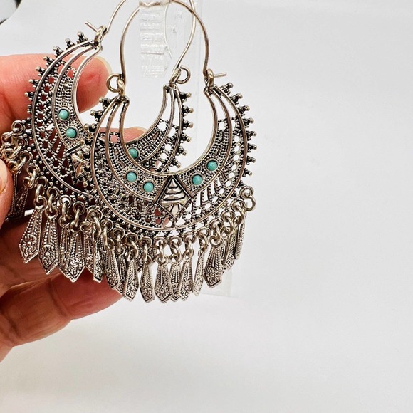 Southwest Style Hoop Earrings silver Tone Faux Turquoise - Picture 3 of 6